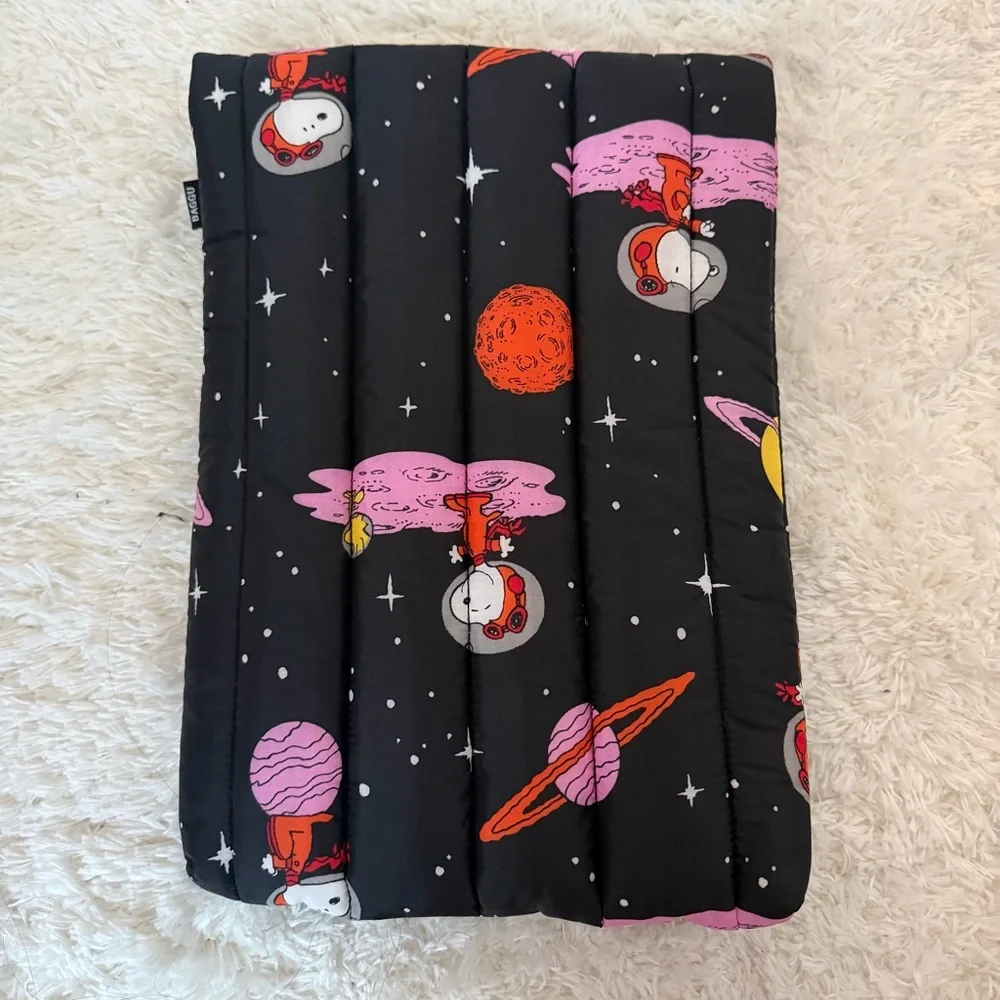 Snoopy space laptop puffy bag UO exclusive